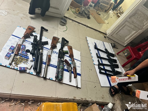 Hình ảnh kho vũ khí với cả nghìn viên đạn vừa bị Bộ Công an triệt phá-6