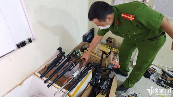 Hình ảnh kho vũ khí với cả nghìn viên đạn vừa bị Bộ Công an triệt phá-7