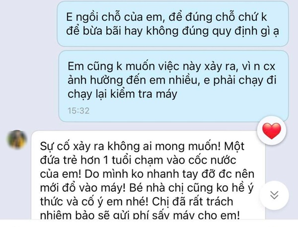 Cô gái bức xúc vì bị trẻ làm đổ nước vào MacBook ở quán cà phê-3