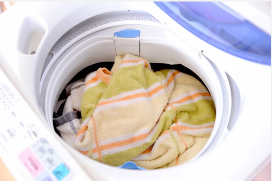 Vo gạo xong đừng vội cho vào nồi cắm ngay, làm thêm bước này giúp kéo dài tuổi thọ nồi cơm điện-1