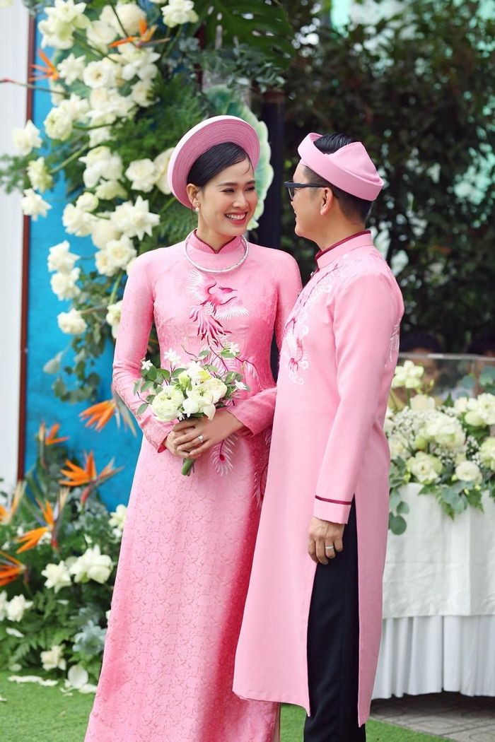Dương Mỹ Linh ngọt ngào bên chồng doanh nhân trong hôn lễ ở Bến Tre-5