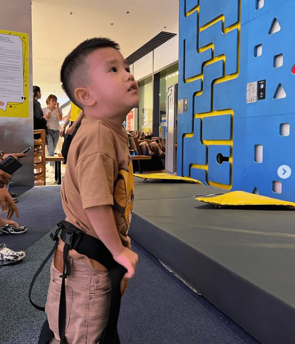 Diệp Lâm Anh đã được gặp lại con trai sau 2 tuần xa cách-2