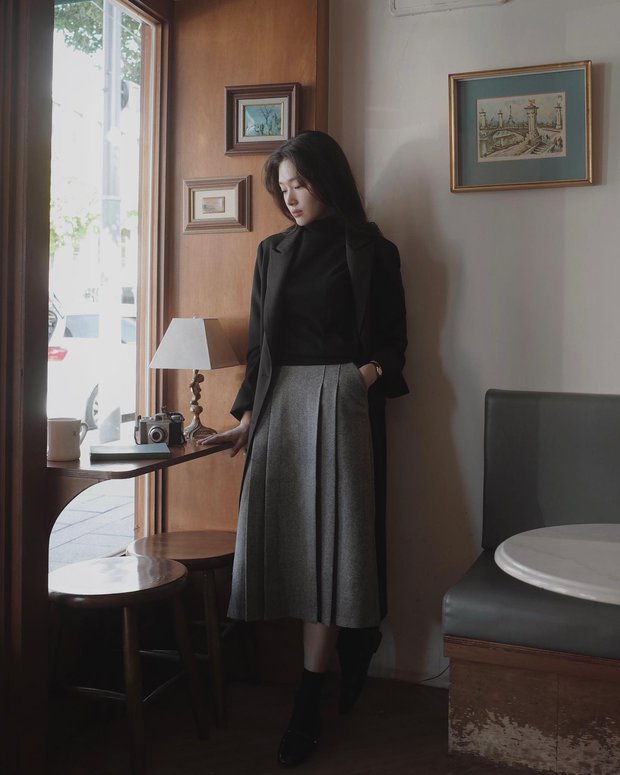 10 cách phối đồ với áo khoác dạ đen dáng dài-7