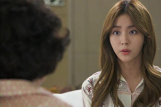 Vừa ra mắt, mẹ người yêu đã đòi đổi điện thoại cho, lúc gặp bà đồng nát thì tôi phải