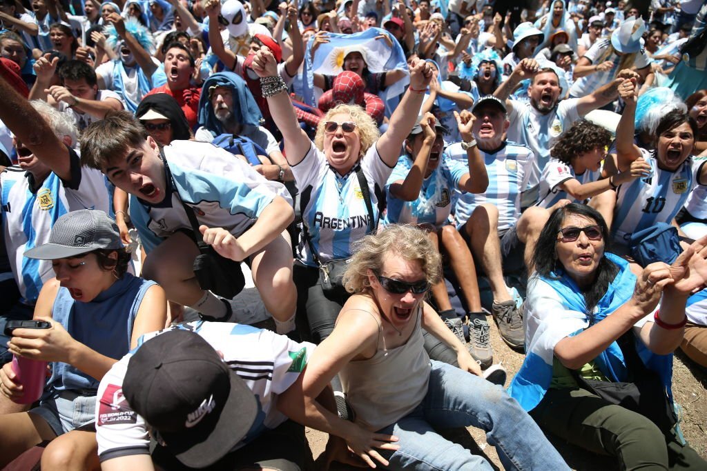 Chùm ảnh: Hàng vạn CĐV Argentina tại Buenos Aires xuống đường mừng chức vô địch World Cup-8