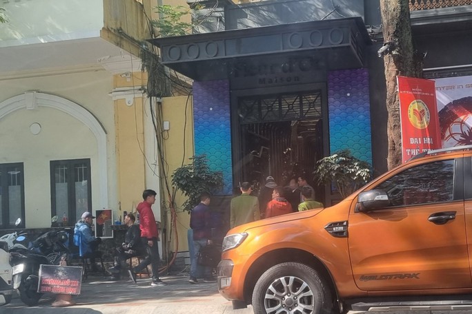 Vợ tử vong sau sử dụng ma túy ở quán bar, bắt khẩn cấp chồng và 3 người bạn-1