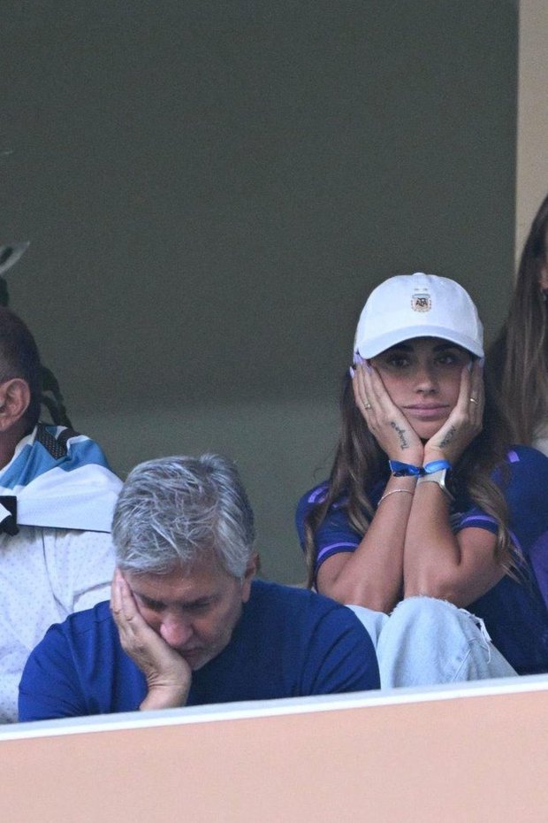 Cậu ấm nhà Messi ngất xỉu trên khán đài-2