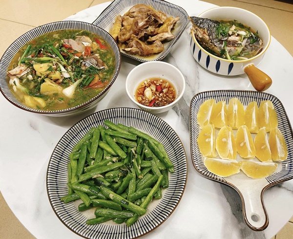 Đi làm về muộn, vợ&nbsp;vẫn tươm tất cơm ngon canh ngọt, toàn đồ ăn sạch bà ngoại gửi lên-1