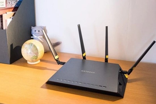 Đặt 2 thứ này cạnh bộ phát wifi bảo sao mạng chập chờn, 