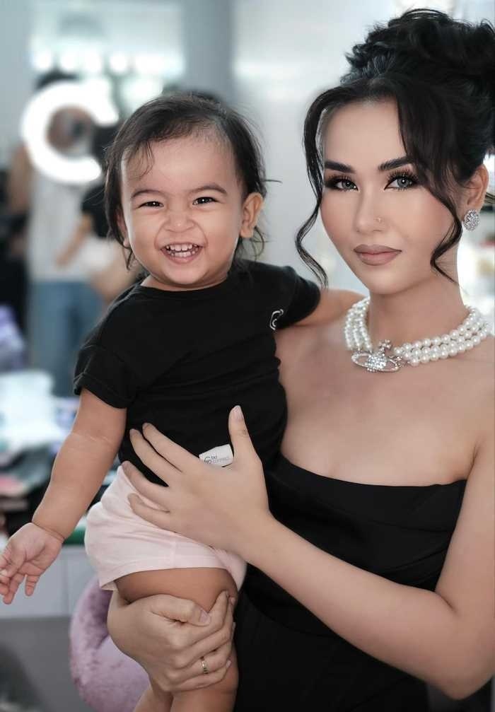 Võ Hạ Trâm cho con gái ăn chay trường vẫn phát triển vượt trội, bật mí bí quyết giúp con không sợ người lạ-3