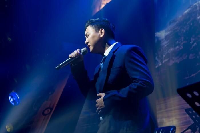 Hậu trở lại showbiz, xôn xao Hoài Lâm xuất hiện với gương mặt buồn so giữa đường-1