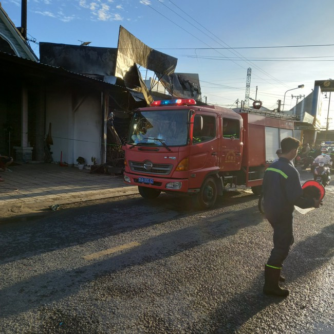 Cháy tiệm bán đồ điện, 2 trẻ tử vong thương tâm-1