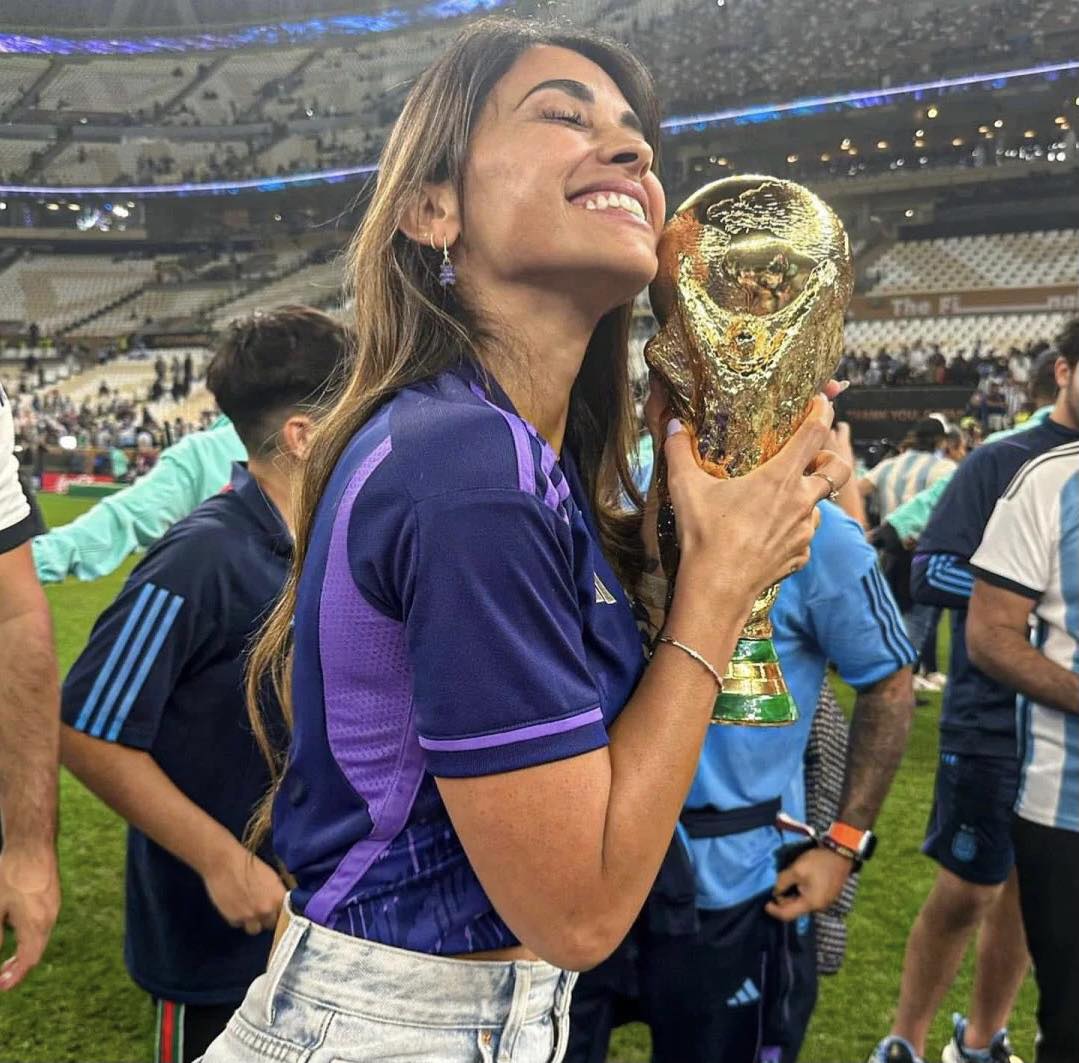Messi và Fernando Torres: 2 nhà vô địch World Cup chung cách chọn vợ-9
