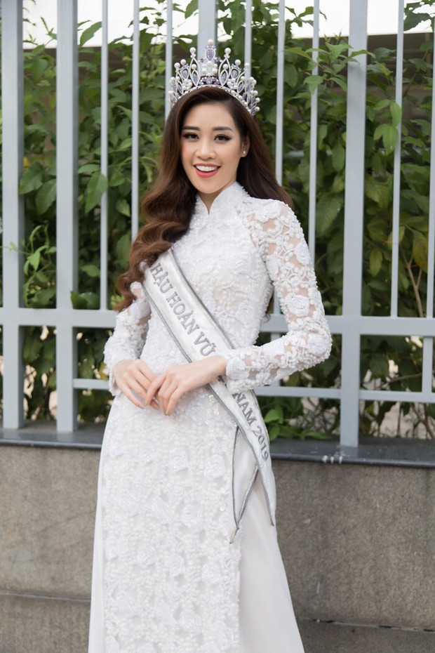 Khánh Vân: Nàng hậu diện áo dài đẹp nhất Hoa hậu Hoàn vũ Việt Nam-5