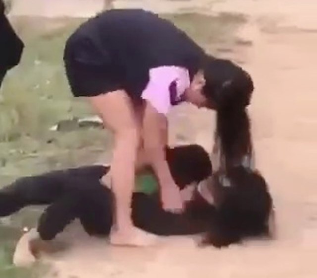 Công an vào cuộc vụ nữ sinh lớp 8 bị đánh tới tấp dẫn tới việc hoảng loạn tinh thần-1