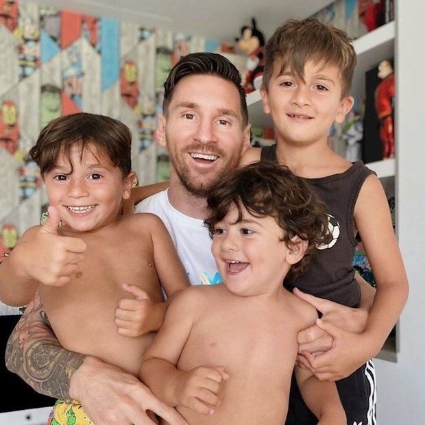 Là siêu sao bóng đá hàng đầu thế giới, Messi vẫn làm điều này cho 3 người con trai mỗi ngày-4