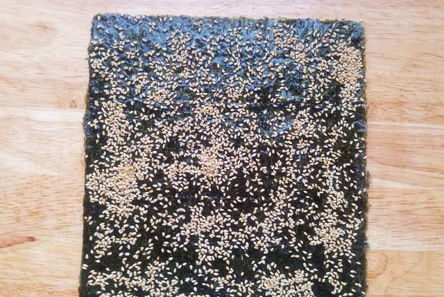 Ăn Tết vừa ngon vừa lành mạnh với rong biển tẩm vừng thơm giòn hấp dẫn-4