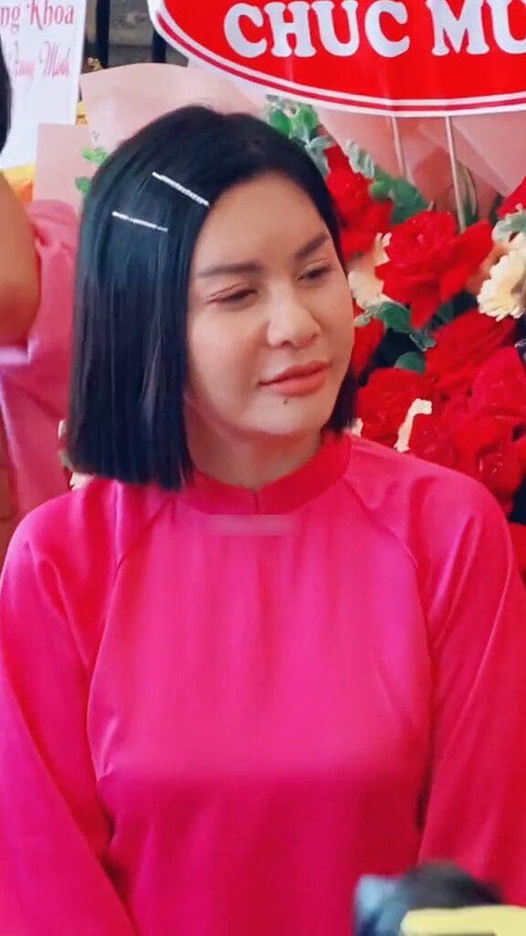 Cát Phượng bị nghi can thiệp thẩm mĩ khi xuất hiện với gương mặt khác lạ-1