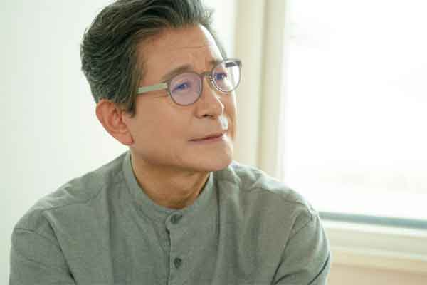 Đêm tân hôn mẹ chồng gõ cửa đưa cho một món đồ, tôi xách hành lý về luôn nhà đẻ-3