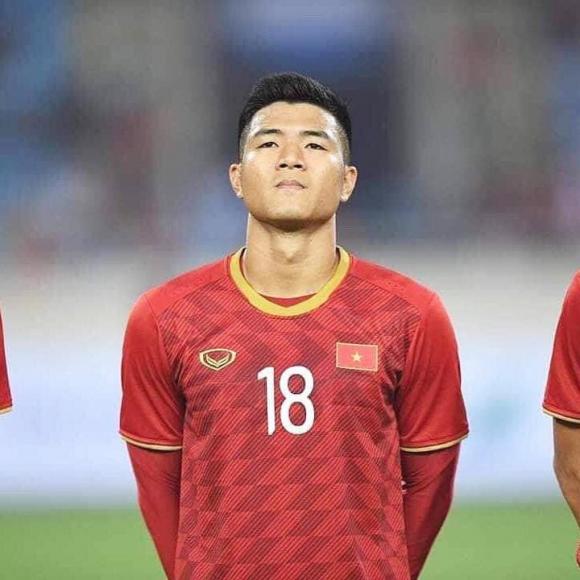 Hà Đức Chinh qua ảnh được bà xã đăng tải khiến fans không thể nhận ra-2