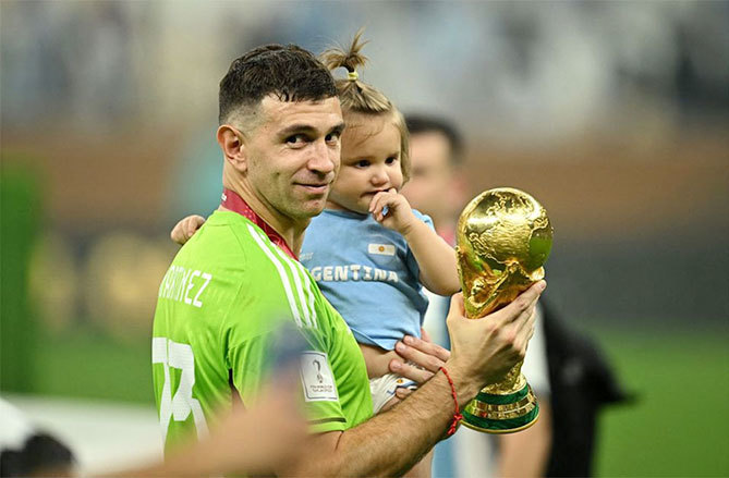 Hôn nhân viên mãn với mối tình đầu của thủ môn xuất sắc nhất World Cup 2022-6