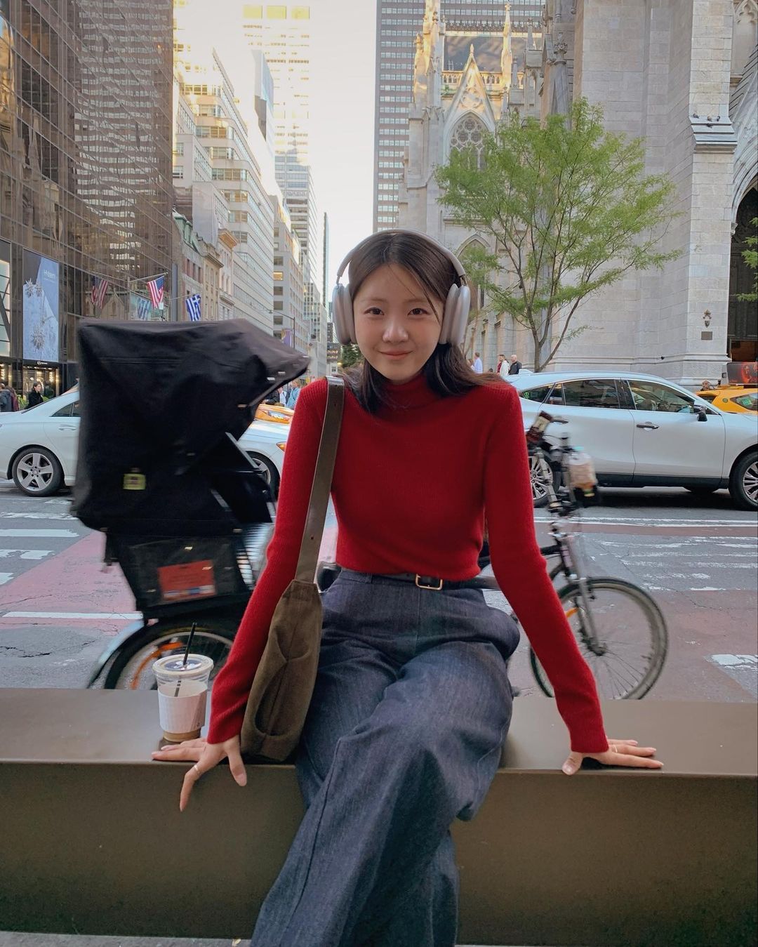 11 công thức diện áo len đỏ cho mùa lễ hội cuối năm-5