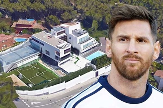 Tại sao không một chiếc máy bay nào trên thế giới có thể bay qua nóc nhà Messi?