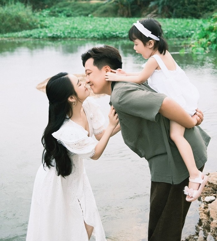 Con gái Trường Giang - Nhã Phương có một điểm giống mẹ, ai nhìn cũng mừng thầm cho cặp đôi-2