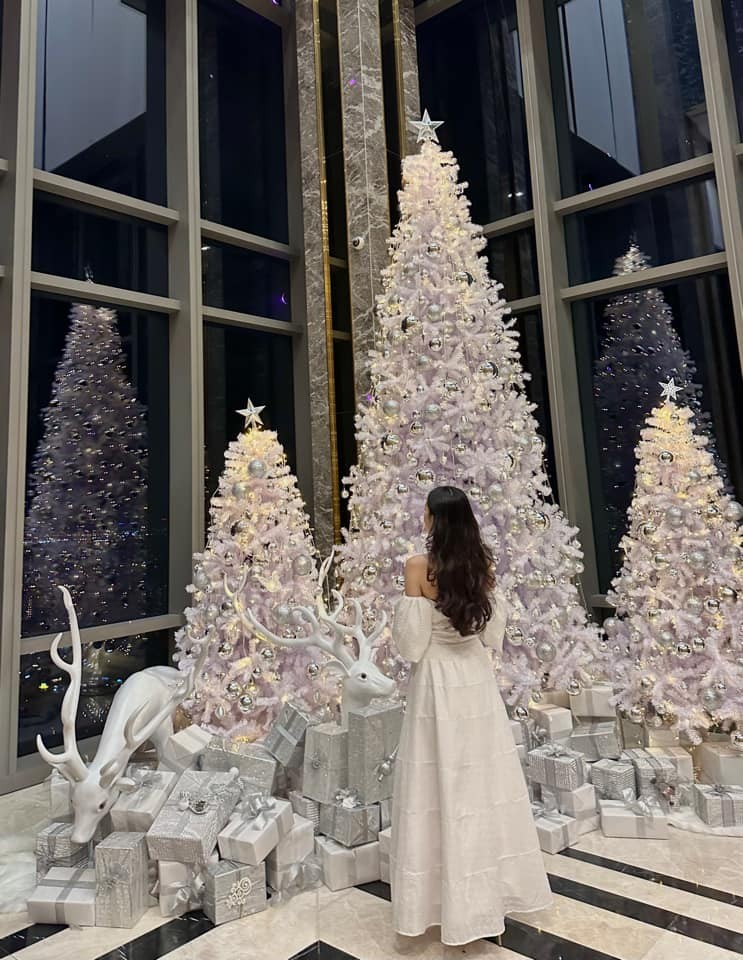 Con gái Quyền Linh mặc đầm dạ hội thướt tha, dân tình xuýt xoa Con gái nhờ đức cha, ngày đội vương miện Hoa hậu thêm gần”-1