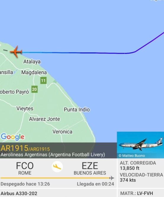 Biển người đón Messi cùng đồng đội trở về Argentina-25