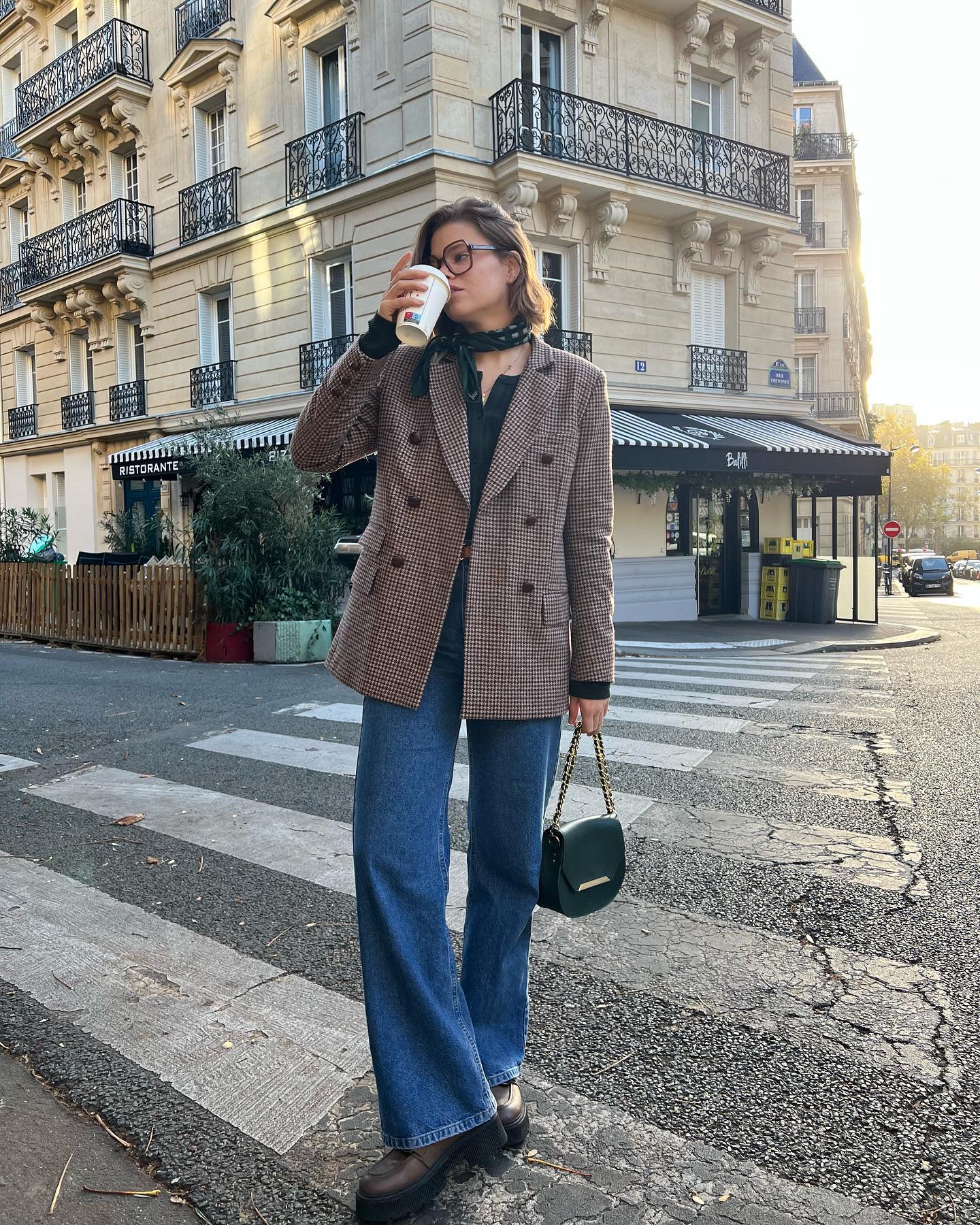 10 cách diện quần jeans nổi bật của phụ nữ Pháp-2