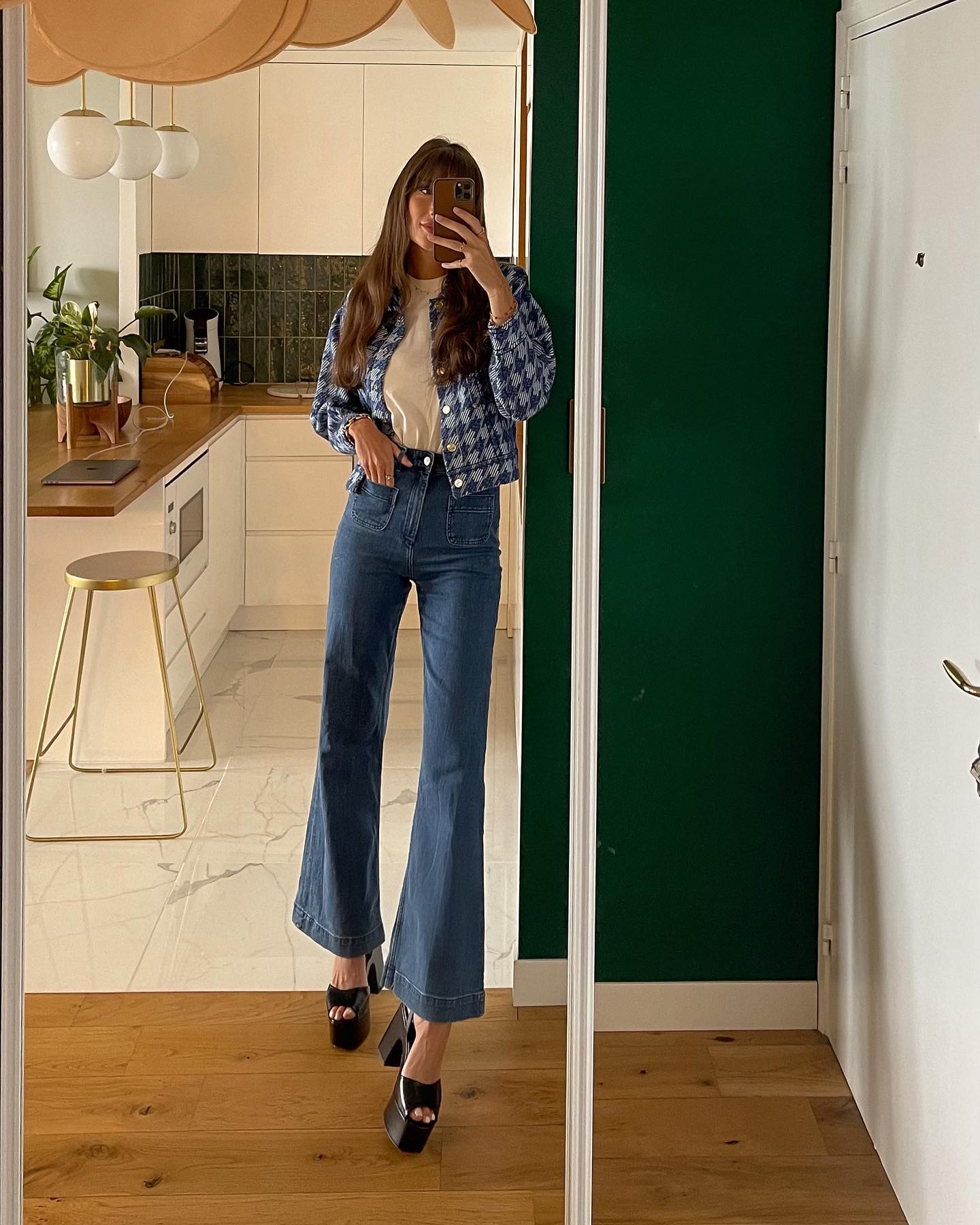 10 cách diện quần jeans nổi bật của phụ nữ Pháp-5