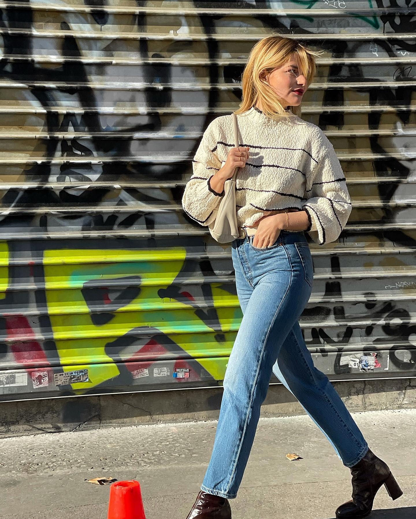 10 cách diện quần jeans nổi bật của phụ nữ Pháp-9