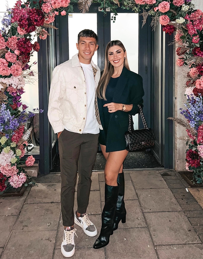 Dàn cầu thủ Argentina có tất cả: Cúp vô địch và hôn nhân đáng mơ ước-8