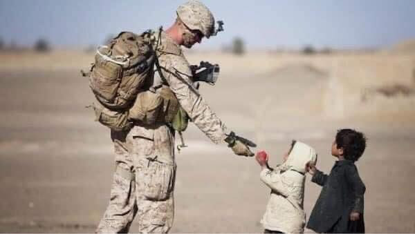 Banner tìm hiểu ngày 22/12 của Trường ĐH Tôn Đức Thắng in hình lính Mỹ-2