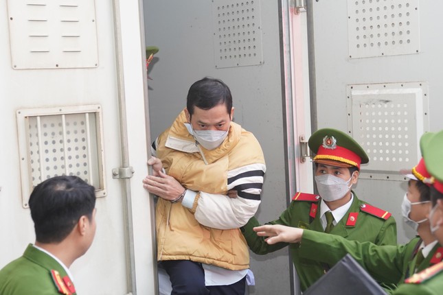 Dẫn giải dàn cựu lãnh đạo tỉnh Đồng Nai, Công ty AIC và loạt bị cáo tới toà-3