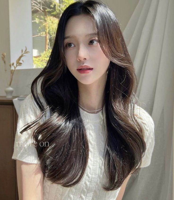 Có 4 kiểu tóc xoăn diện Tết giúp mặt thon gọn chẳng cần đến dao kéo-2