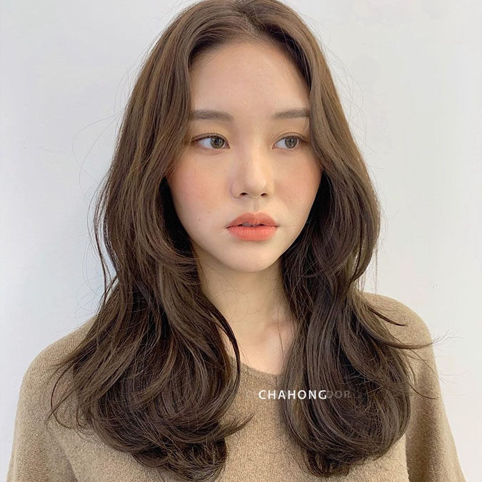 Có 4 kiểu tóc xoăn diện Tết giúp mặt thon gọn chẳng cần đến dao kéo-13