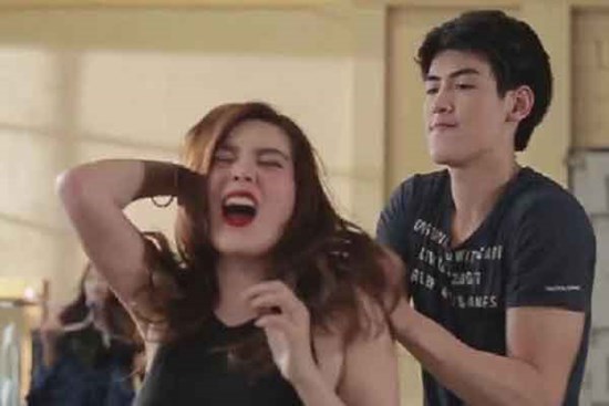 10 giờ đêm về thấy trong nhà tối om, định đưa tay bật điện, tôi hoảng hốt khi có bóng người vụt ra