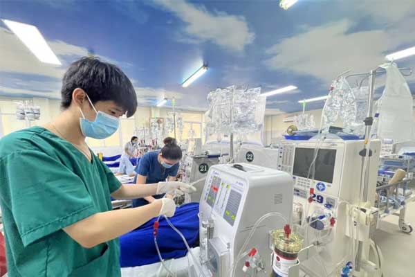 Tự gọi người cứu sau khi vào nhà nghỉ tự tử-1