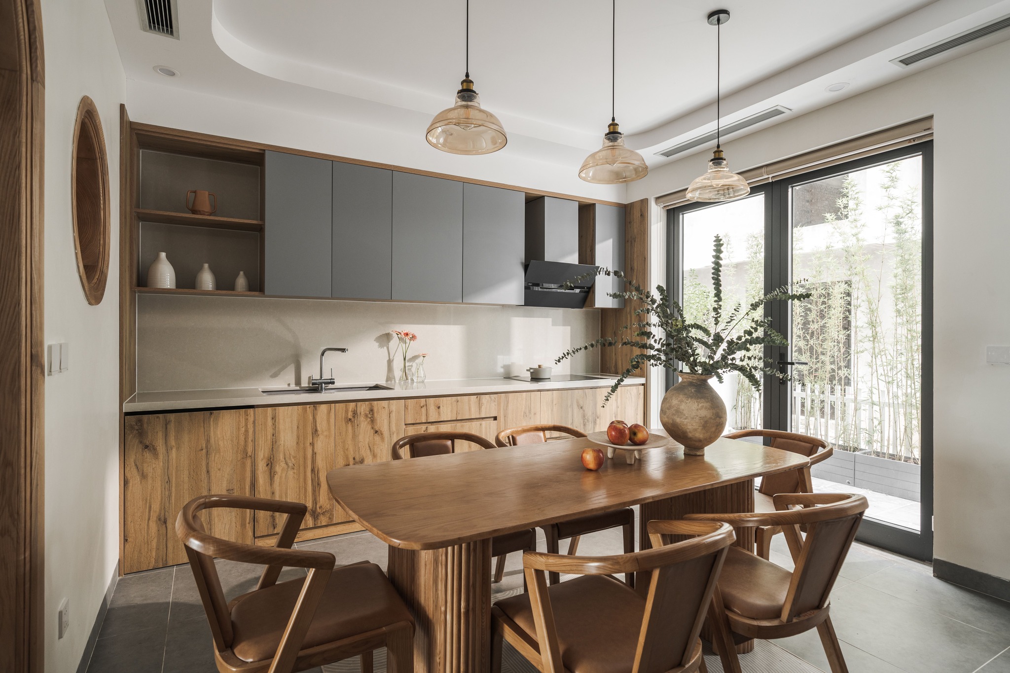 Sau 8 năm sống trên chung cư, cặp vợ chồng quyết tâm tiếp đất với căn hộ đẹp xuất sắc, tinh tế và ấm áp-9