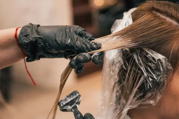 Nhuộm tóc nhiều khiến cơ thể thay đổi, nguy cơ mắc ung thư vú-4