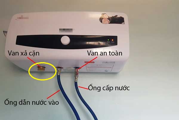 Bình nóng lạnh có 1 công tắc ẩn”, nhà nào biết mở ra dùng 10 năm vẫn bền lại không lo tốn điện-1