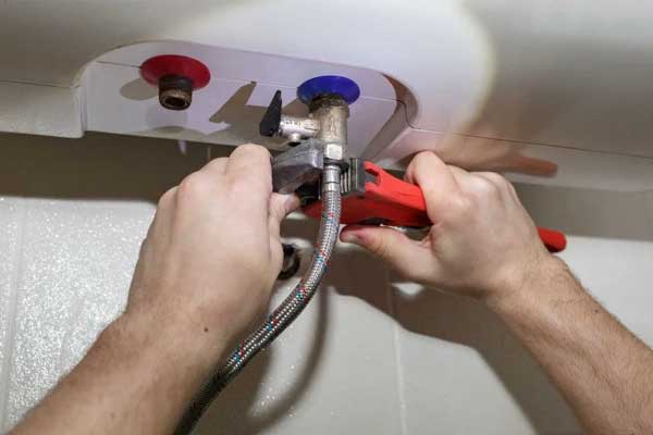 Bình nóng lạnh có 1 công tắc ẩn”, nhà nào biết mở ra dùng 10 năm vẫn bền lại không lo tốn điện-2