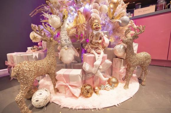 Căn hộ penthouse của Ngọc Thanh Tâm ngày giáng sinh: Rực rỡ và đẳng cấp theo phong cách hoàng gia-7