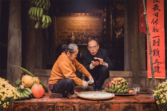 Con không về ăn Tết, cha mẹ già mỏi mắt ngóng trông