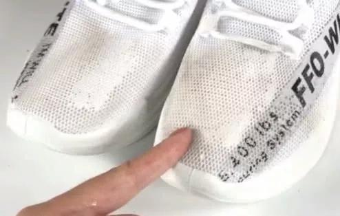 Giày trắng sành điệu và trẻ trung nhưng dễ ngả vàng, giặt như thế nào cho hiệu quả?-3