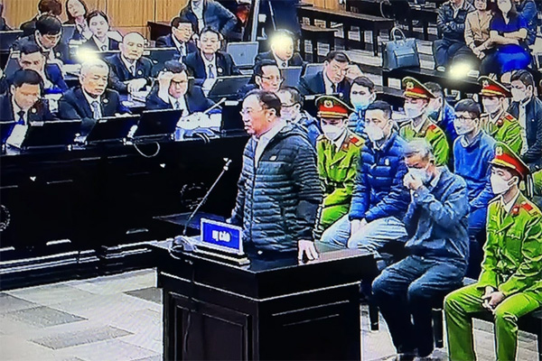 Bắt quả tang 5 chân dài đang bán dâm cho khách-2