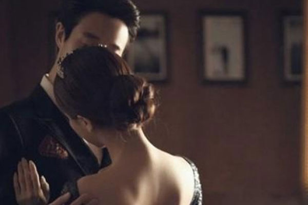 Vui sướng lấy được chồng giàu, sau tuần trăng mật sang chảnh tôi ngất lịm nghe mẹ chồng cười nói-3