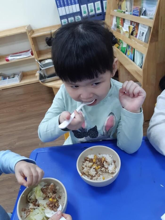 Ái nữ nhà Phượng Chanel - Quách Ngọc Ngoan hiếm hoi được bố mẹ khoe ảnh cận mặt-4